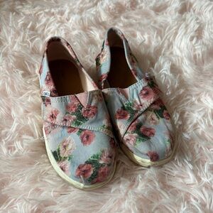 Tom’s Floral Slip-On Shoes Sz 11 Pink Kids Shoes